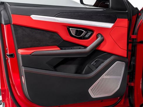 Used 2019 Lamborghini Urus image 9