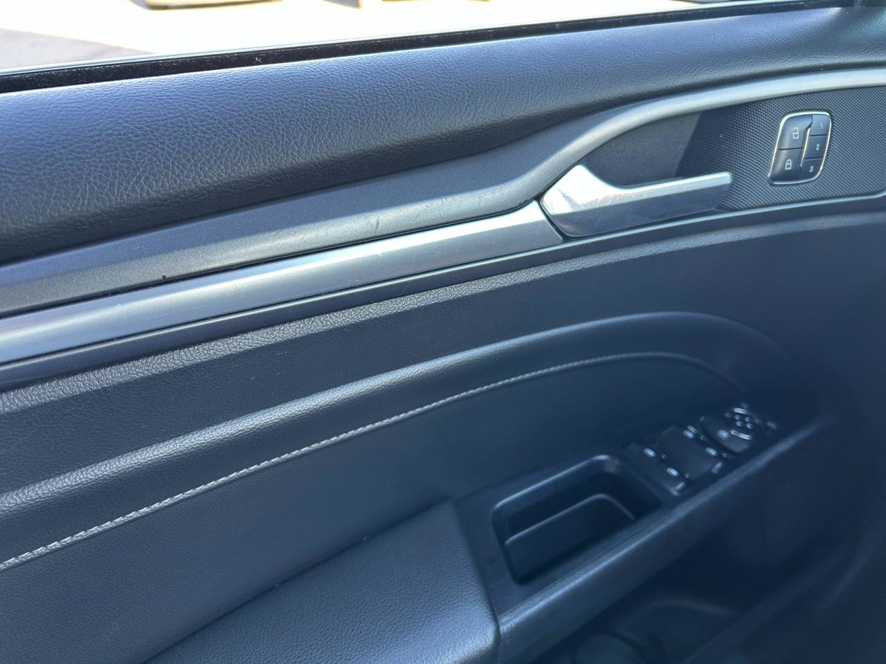 Used 2015 Ford Fusion Titanium FWD image 29