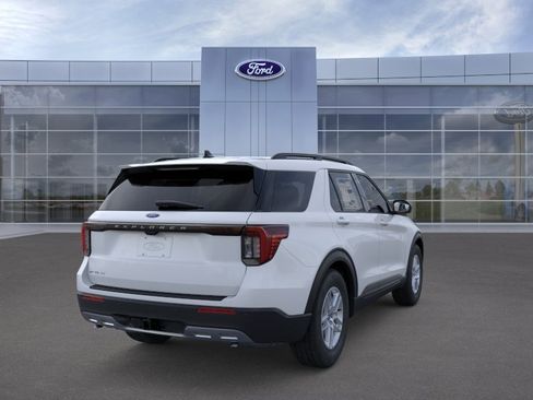 New 2026 Ford Explorer Active RWD image 8