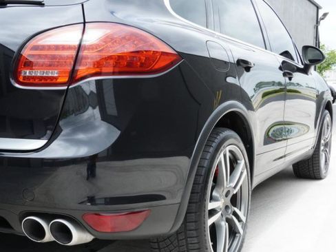 Used 2012 Porsche Cayenne Turbo AWD/4WD image 27