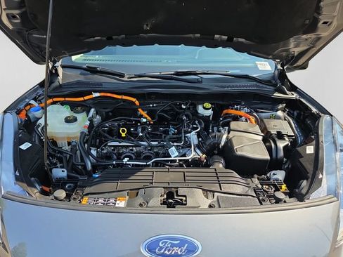 Used 2021 Ford Escape SE w/ SE Sport Appearance Package AWD/4WD image 19
