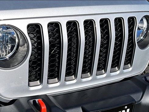 Used 2022 Jeep Gladiator Mojave w/ Trailer Tow Package image 29