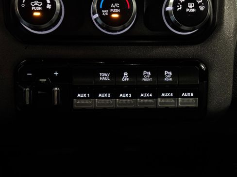 Used 2022 RAM 2500 Tradesman AWD/4WD image 27