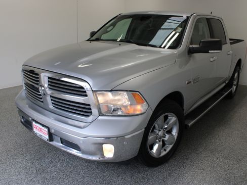 Used 2014 RAM 1500 Lone Star RWD image 2