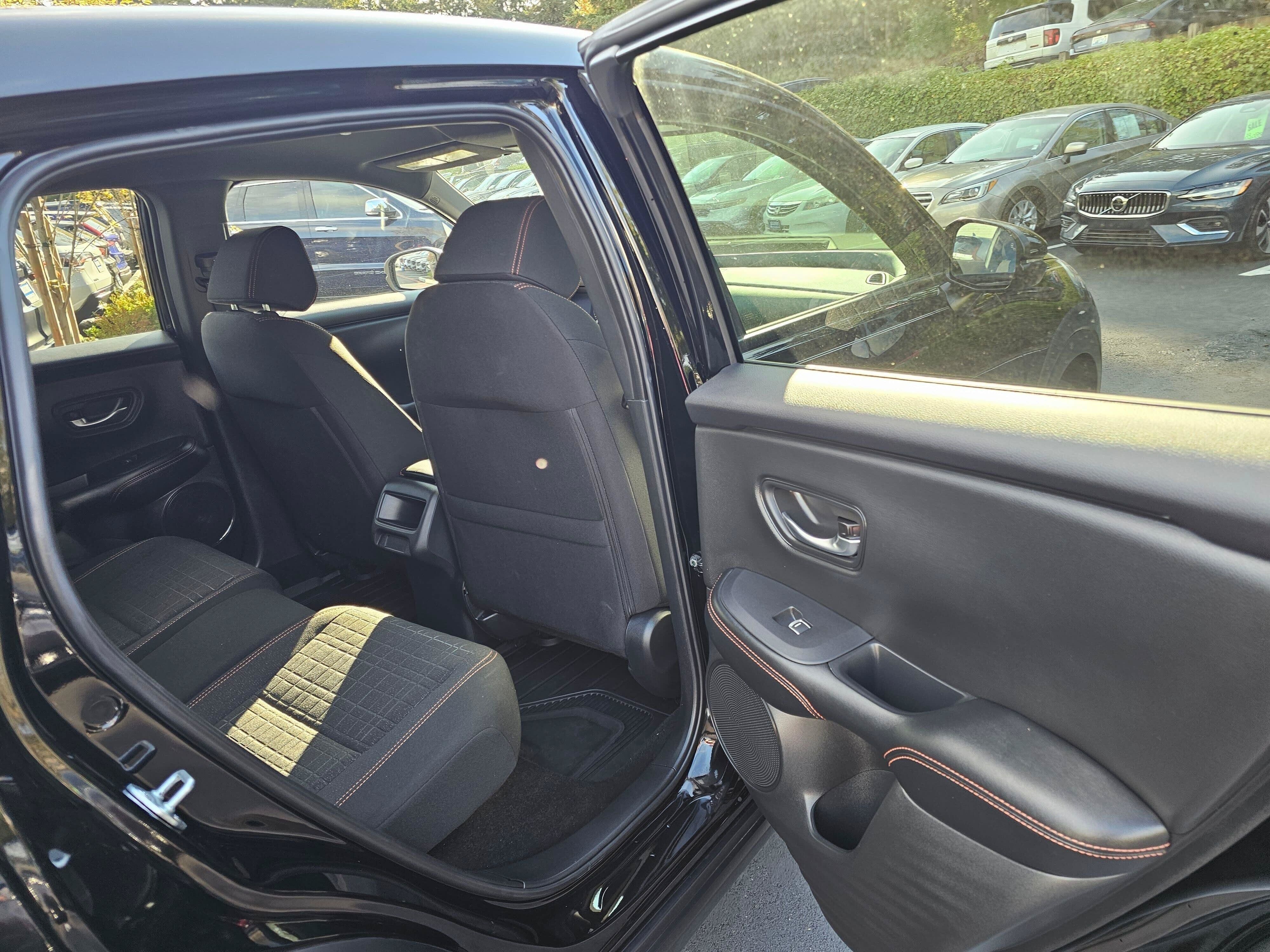 Used 2025 Honda HR-V Sport image 16