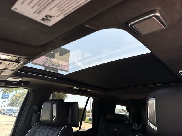 Used 2022 Cadillac Escalade Premium Luxury Platinum w/ Heavy-Duty Trailer Package AWD/4WD image 25