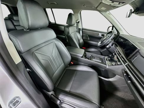Used 2025 Hyundai Santa Fe SEL FWD image 32