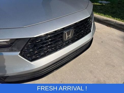 Used 2023 Honda Accord Sport image 12