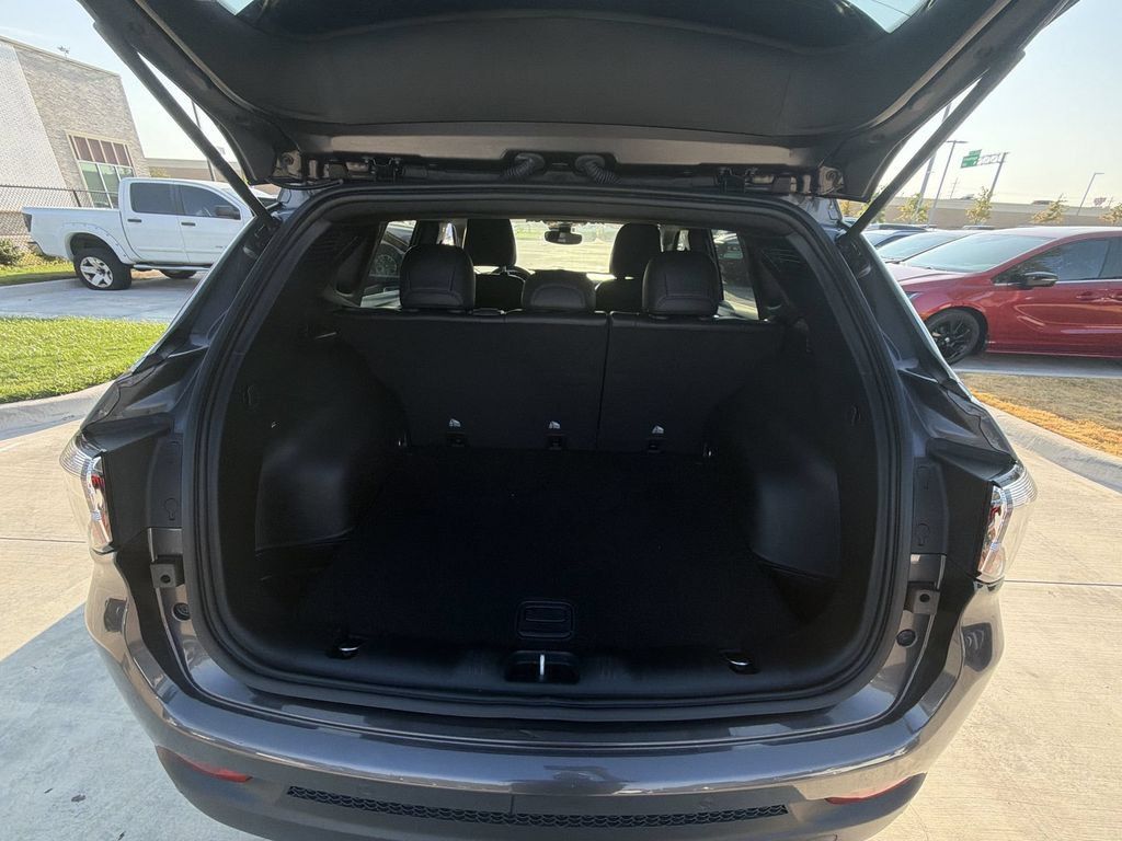 Certified 2023 Jeep Compass Limited AWD/4WD image 16