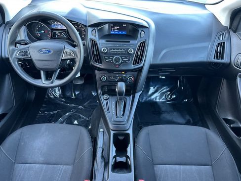 Used 2015 Ford Focus S image 3