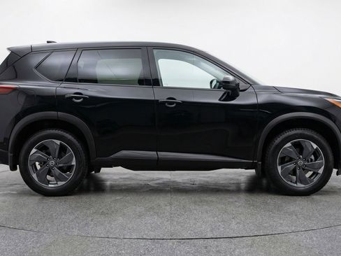 Used 2025 Nissan Rogue SV AWD/4WD image 11