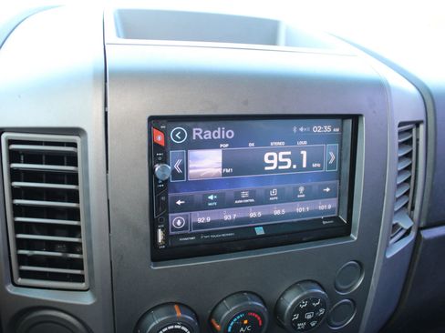 Used 2007 Nissan Titan SE image 12