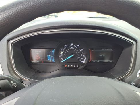 Used 2018 Ford Fusion SE w/ Fusion SE Technology Package image 16