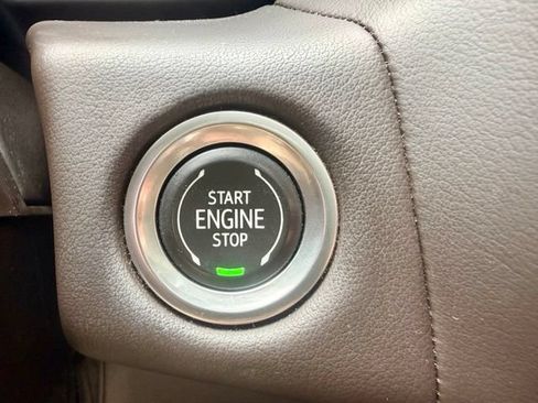 Used 2021 GMC Yukon SLT w/ SLT Premium Package AWD/4WD image 28