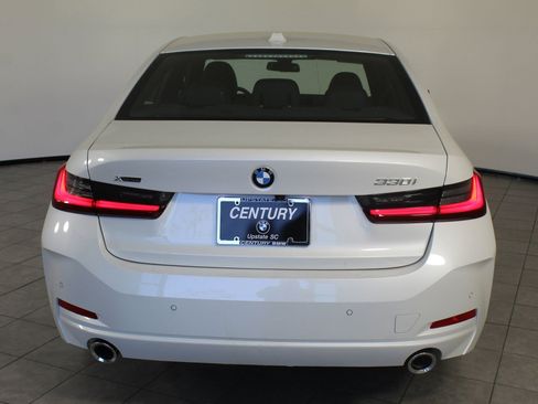 Used 2025 BMW 330i xDrive Sedan w/ Convenience Package image 9
