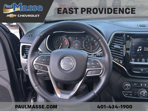 Used 2019 Jeep Cherokee Limited image 12