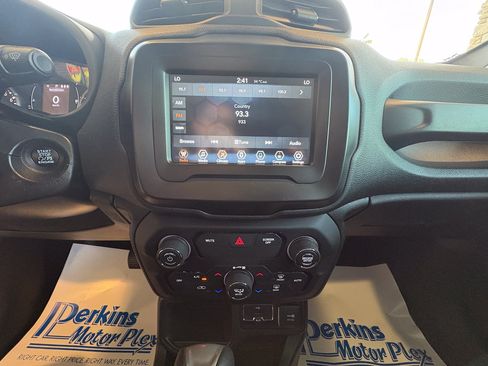 Used 2019 Jeep Renegade Latitude FWD image 16