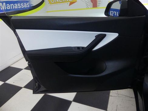 Used 2021 Tesla Model Y Long Range image 22