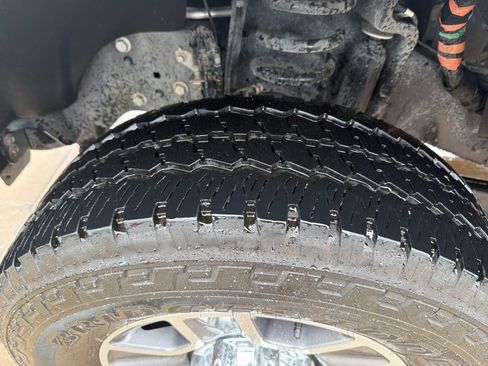 Used 2025 Ford F250 Lariat w/ FX4 Off-Road Package image 10