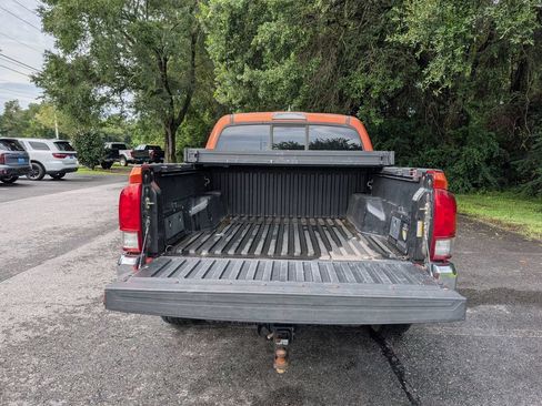 Used 2016 Toyota Tacoma TRD Off-Road w/ Towing Package AWD/4WD image 32