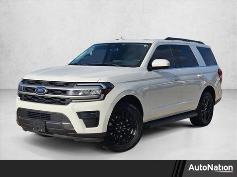 Used 2024 Ford Expedition XLT image 1