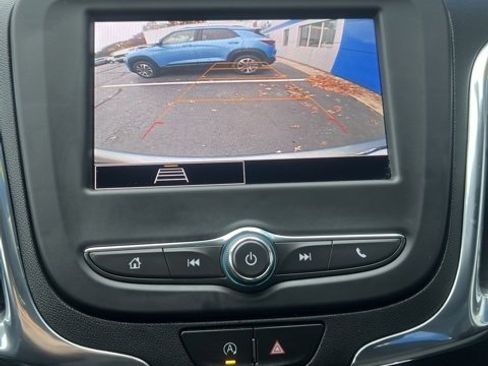 Used 2023 Chevrolet Equinox LT image 33