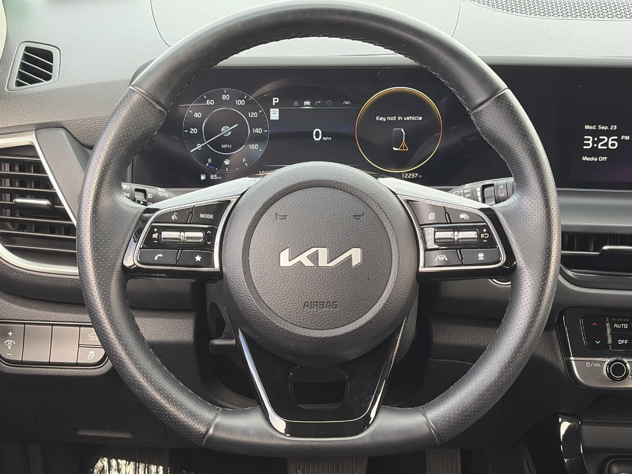 Certified 2026 Kia Seltos SX w/ SX Sunroof Package AWD/4WD image 21