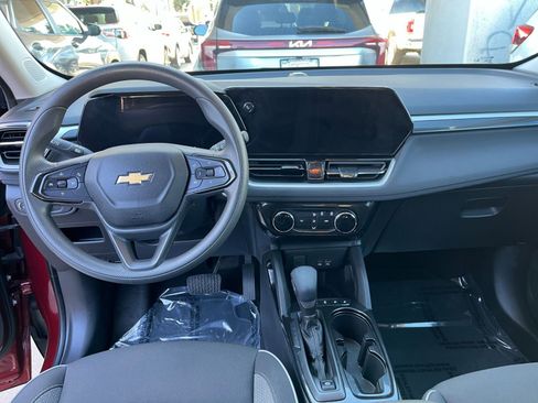 Used 2025 Chevrolet TrailBlazer LT image 33