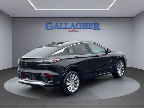 Certified 2025 Buick Envista Avenir image 4