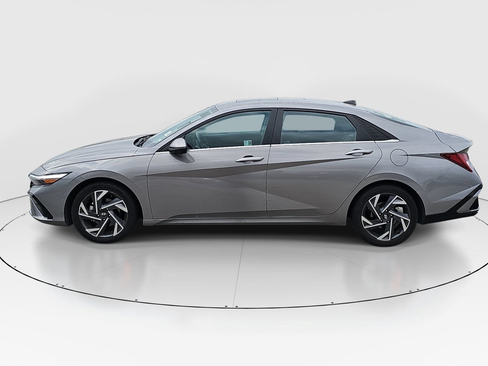 Used 2024 Hyundai Elantra Limited FWD image 8