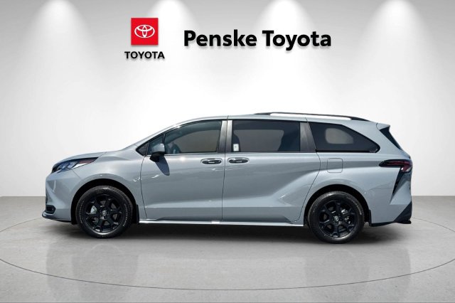 New 2026 Toyota Sienna XLE Woodland Edition AWD/4WD image 7