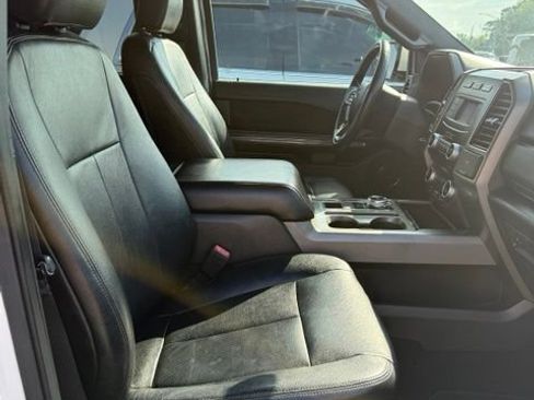 Used 2018 Ford Expedition XLT RWD image 20