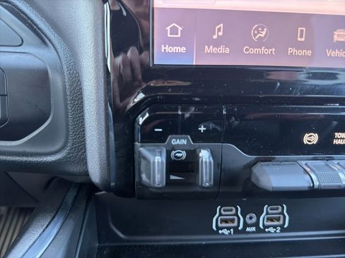 Used 2025 RAM 2500 Laramie w/ Night Edition image 43