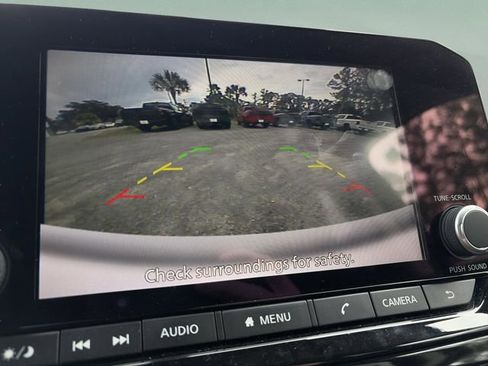 Used 2025 Nissan Pathfinder SV image 11