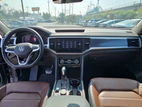 Used 2022 Volkswagen Atlas SEL Premium image 12