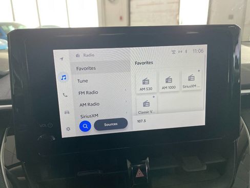 Used 2024 Toyota Corolla LE image 32