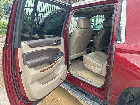Used 2017 Chevrolet Suburban Premier RWD image 10