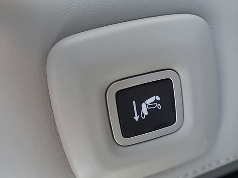 Used 2024 Jeep Grand Wagoneer L 4WD image 42