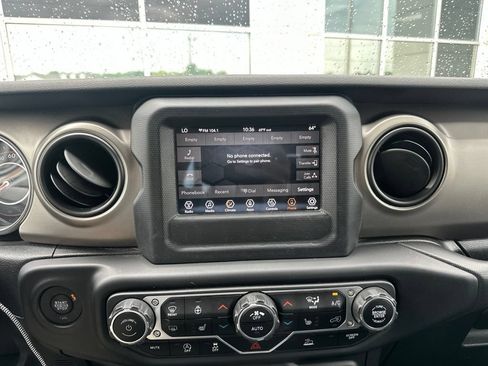 Used 2020 Jeep Gladiator Sport w/ Quick Order Package 24S AWD/4WD image 7