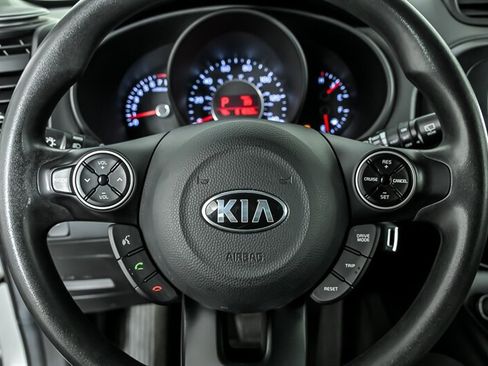Used 2017 Kia Soul + FWD image 23