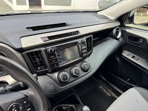 Used 2018 Toyota RAV4 LE w/ All Weather Liner Package image 28