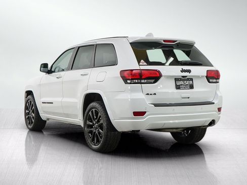 Used 2020 Jeep Grand Cherokee Altitude AWD/4WD image 3