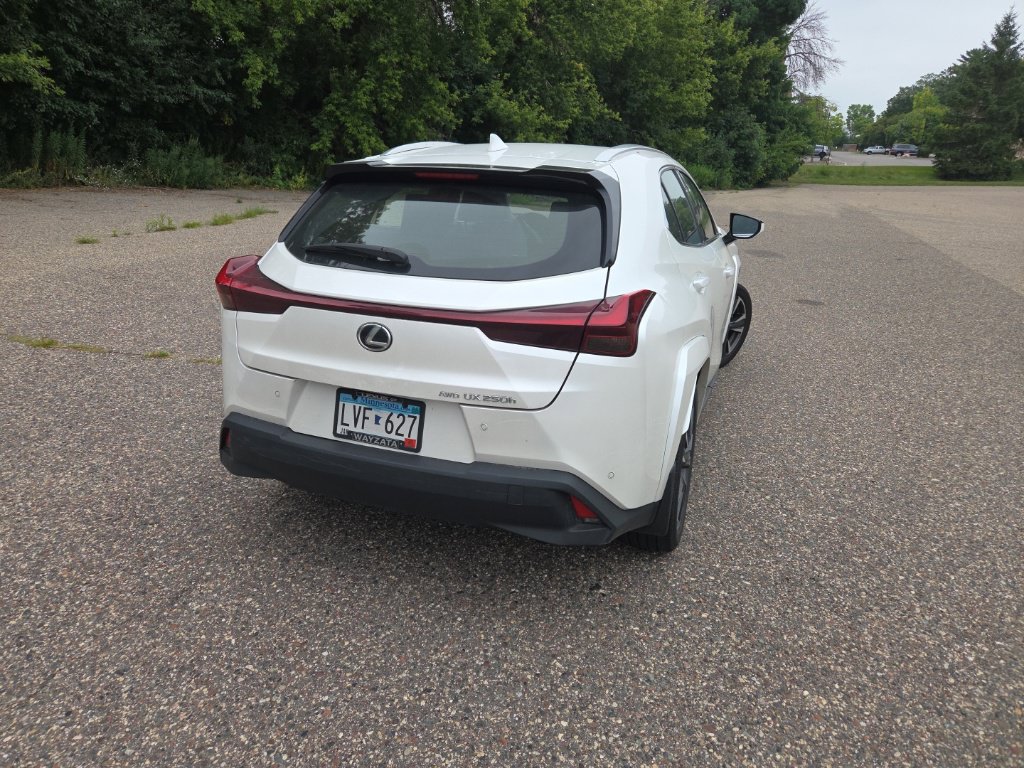 Used 2024 Lexus UX 250h AWD w/ Premium Package image 19