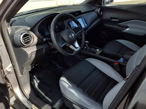 Used 2021 Nissan Kicks SR w/ SR Premium Package image 14