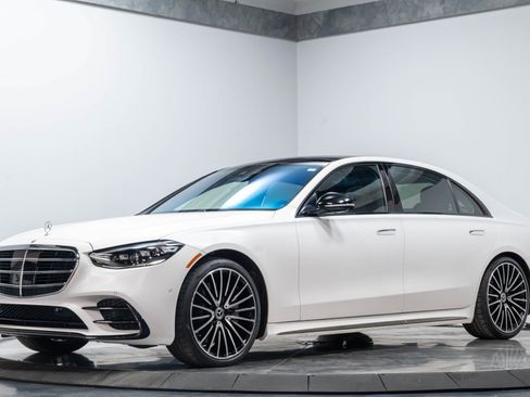 Used 2024 Mercedes-Benz S 580 4MATIC Sedan image 2