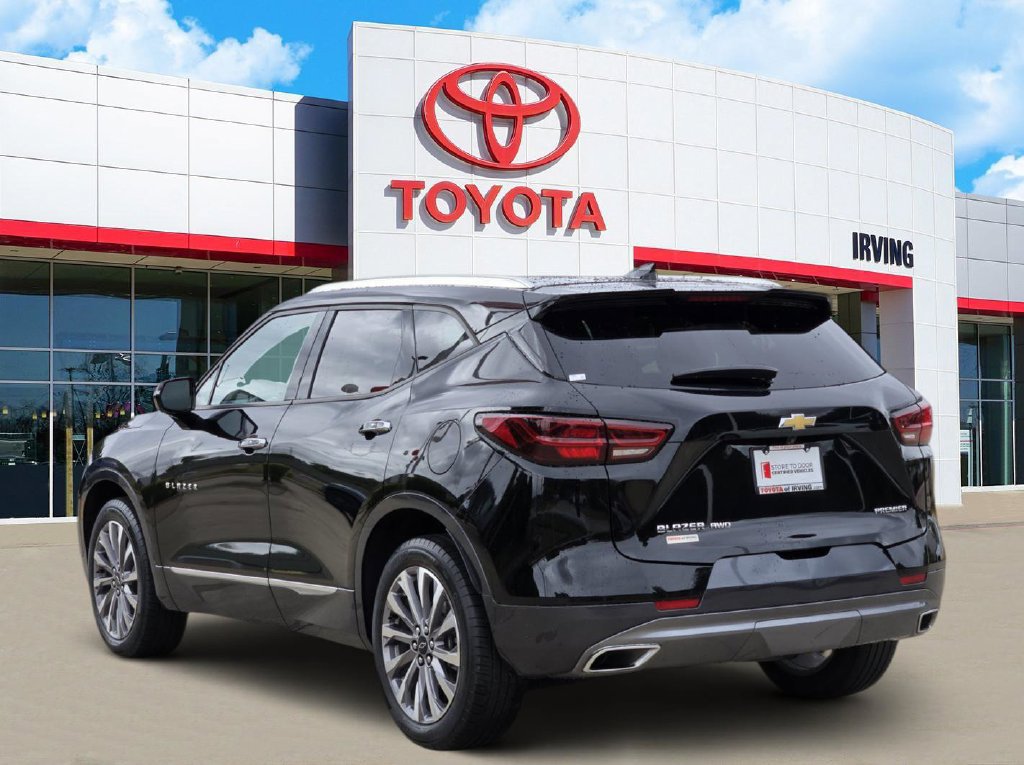 Used 2023 Chevrolet Blazer Premier AWD/4WD image 3