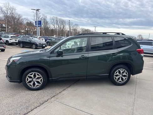 Used 2024 Subaru Forester Premium image 6
