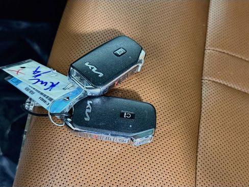 Certified 2022 Kia Sorento SX Prestige w/ Rust Color Package AWD/4WD image 38