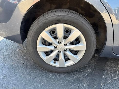 Used 2016 Toyota Corolla LE FWD image 48