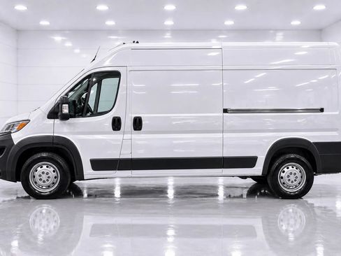 Used 2024 RAM ProMaster 2500 w/ Convenience Group FWD image 2